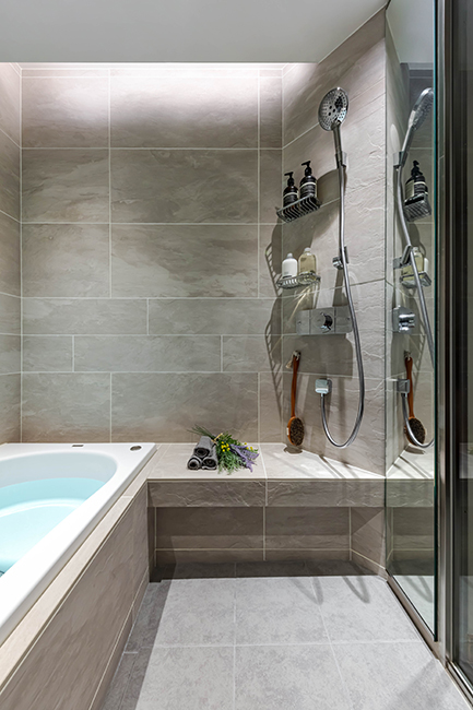 シャワー床排水口 4インチ スクエアシャワー床排水口 取り外し可能なカバー 真鍮製浴室排水口 ヘアストレーナー付き キッチン 洗面所 シャワー床排水口  真鍮製 4インチ角型 シャワー床排水口 取り外し可能なカバー付き 浴室排水口 ヘアストレーナー付き キッチン 洗面 ... 取り外し可能なカバー付きシャワートレイン、ヴィンテージ真鍮多目的床排水管、浴室、キッチン用ヘアストレーナー付き、スクエアシャワー床排